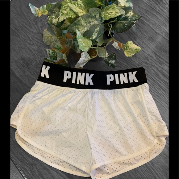 Pants - NWT Pink Shorts Size Medium 😍